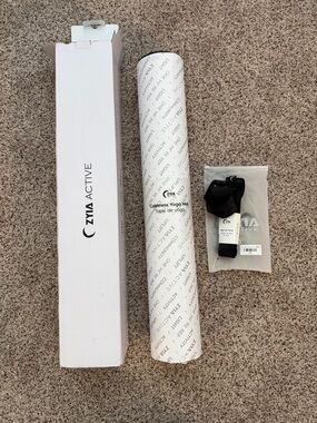 ZYIA Active Black Yoga Mat and Strap Set